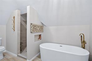 702 W Spring Street - Photo 33
