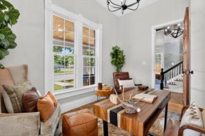 702 W Spring Street - Photo 9