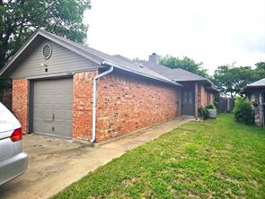 1005 Mitchell Lane - Photo 2
