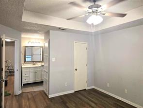 1005 Mitchell Lane - Photo 8