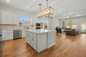 113 Lakeview Drive - Photo 1