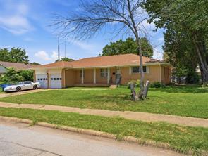 927 Poinsettia Drive - Photo 3