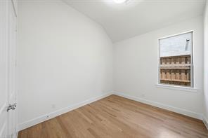 215 Driscoll Street - Photo 22