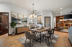 1720 Mistletoe Drive - Photo 2