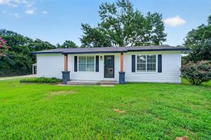 10302 County Road 3705 - Photo 1