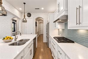 6920 Royal View Drive - Photo 10