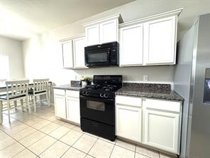 1100 Port Way - Photo 10