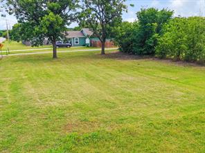404 SE 9th Avenue - Photo 1