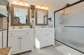 1052 Meandering Way - Photo 16