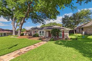109 Crestwood Drive - Photo 2