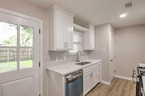 327 W Mckinney Street - Photo 12