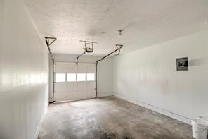 327 W Mckinney Street - Photo 14