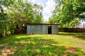 327 W Mckinney Street - Photo 24