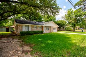 327 W Mckinney Street - Photo 3