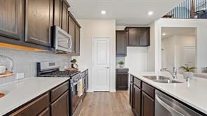 2502 Wesley Avenue - Photo 3