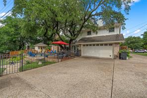 9913 Burgundy Lane - Photo 29
