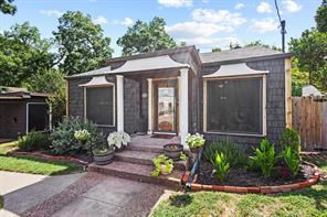 110 S Binkley Street - Photo 1