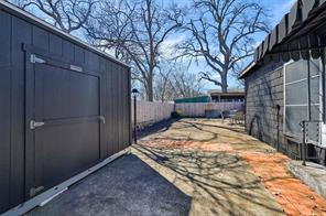 110 S Binkley Street - Photo 34