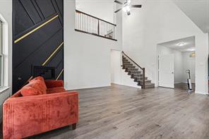 10600 Breezeway Drive - Photo 4