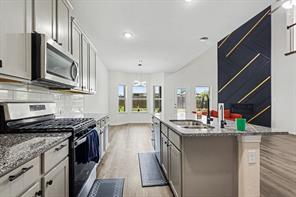 10600 Breezeway Drive - Photo 9