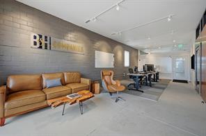 118 W Chestnut Street - Photo 1