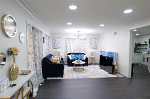 2702 Belknap Avenue - Photo 3