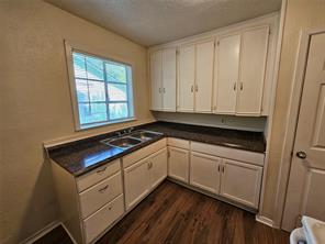 6540 Hollis Avenue - Photo 10