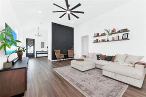 720 Skyview Court - Photo 2