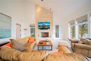 582 Windy Point Drive - Photo 14
