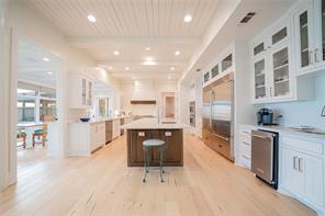 582 Windy Point Drive - Photo 17