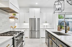 787 Deverson Drive - Photo 10