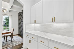 787 Deverson Drive - Photo 15