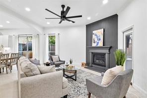 787 Deverson Drive - Photo 3
