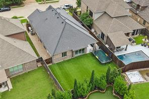 787 Deverson Drive - Photo 36