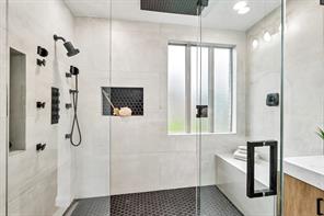 787 Deverson Drive - Photo 5
