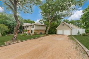 1020 Young Trail - Photo 2