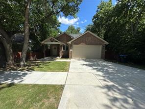 917 E Maddox Avenue - Photo 1