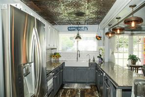367 Hillcroft Drive - Photo 10