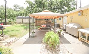367 Hillcroft Drive - Photo 18
