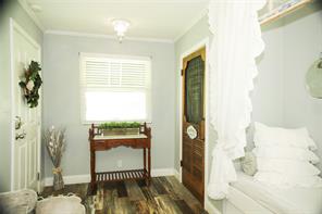 367 Hillcroft Drive - Photo 4