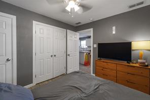 1107 Vine Street - Photo 17