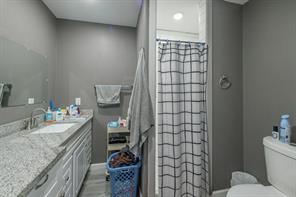 1107 Vine Street - Photo 18