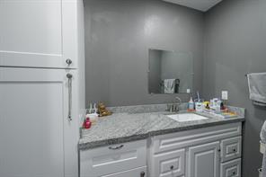 1107 Vine Street - Photo 19