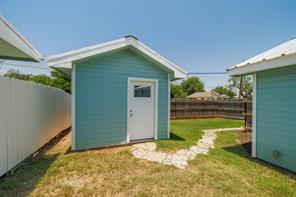 1107 Vine Street - Photo 23