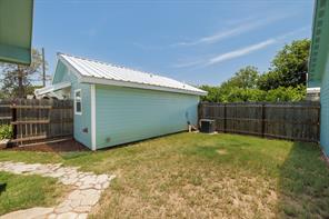 1107 Vine Street - Photo 24