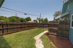 1107 Vine Street - Photo 25