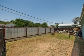 1107 Vine Street - Photo 3