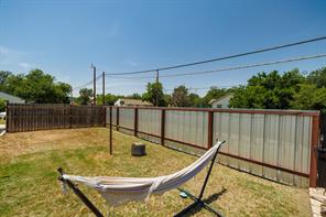 1107 Vine Street - Photo 6