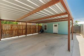 1107 Vine Street - Photo 7