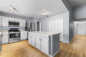 1137 Kingston Drive - Photo 12